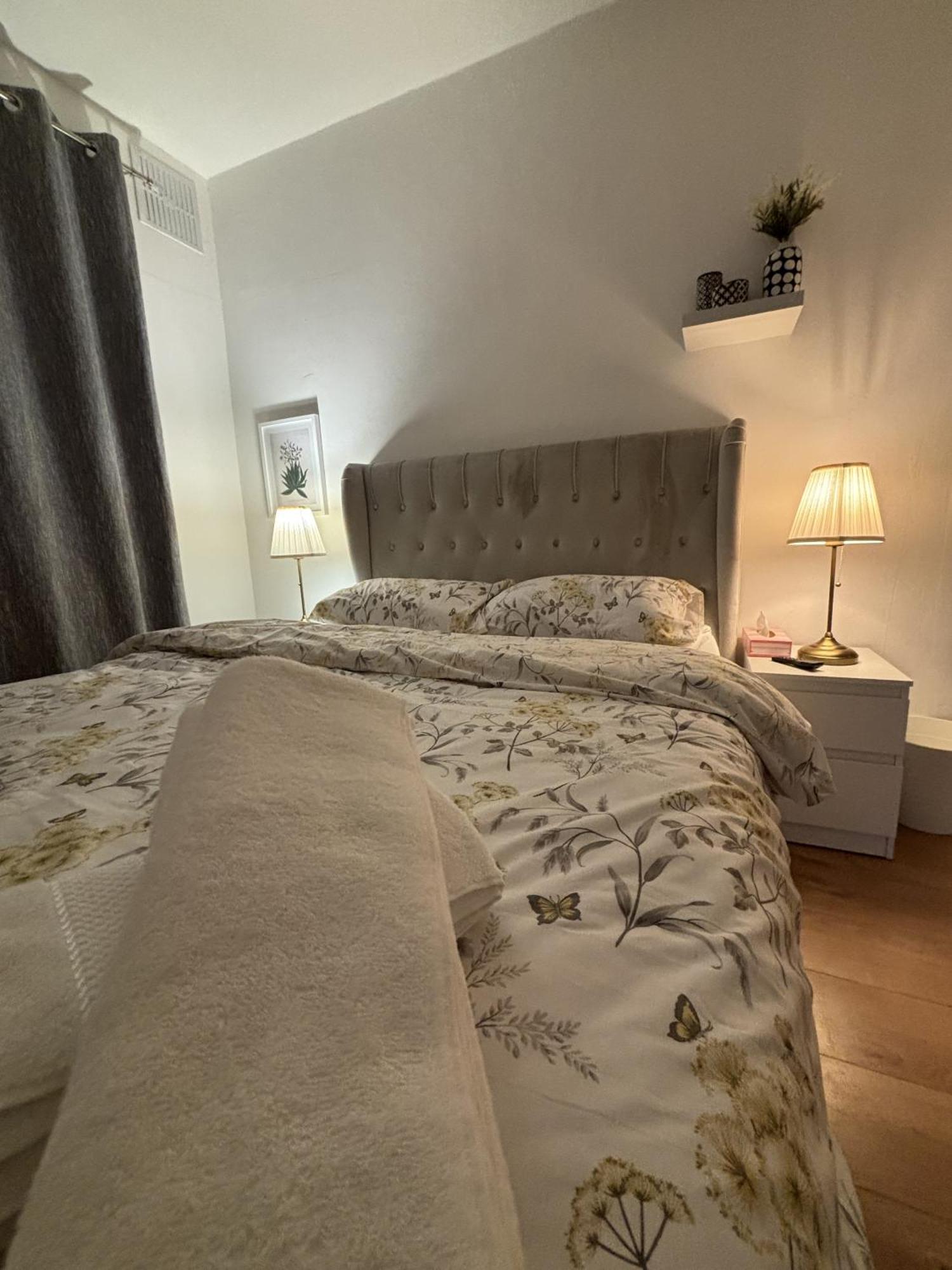 Charming And Cosy London Home, Garden, Parking & Family Fun มิทแชม ภายนอก รูปภาพ