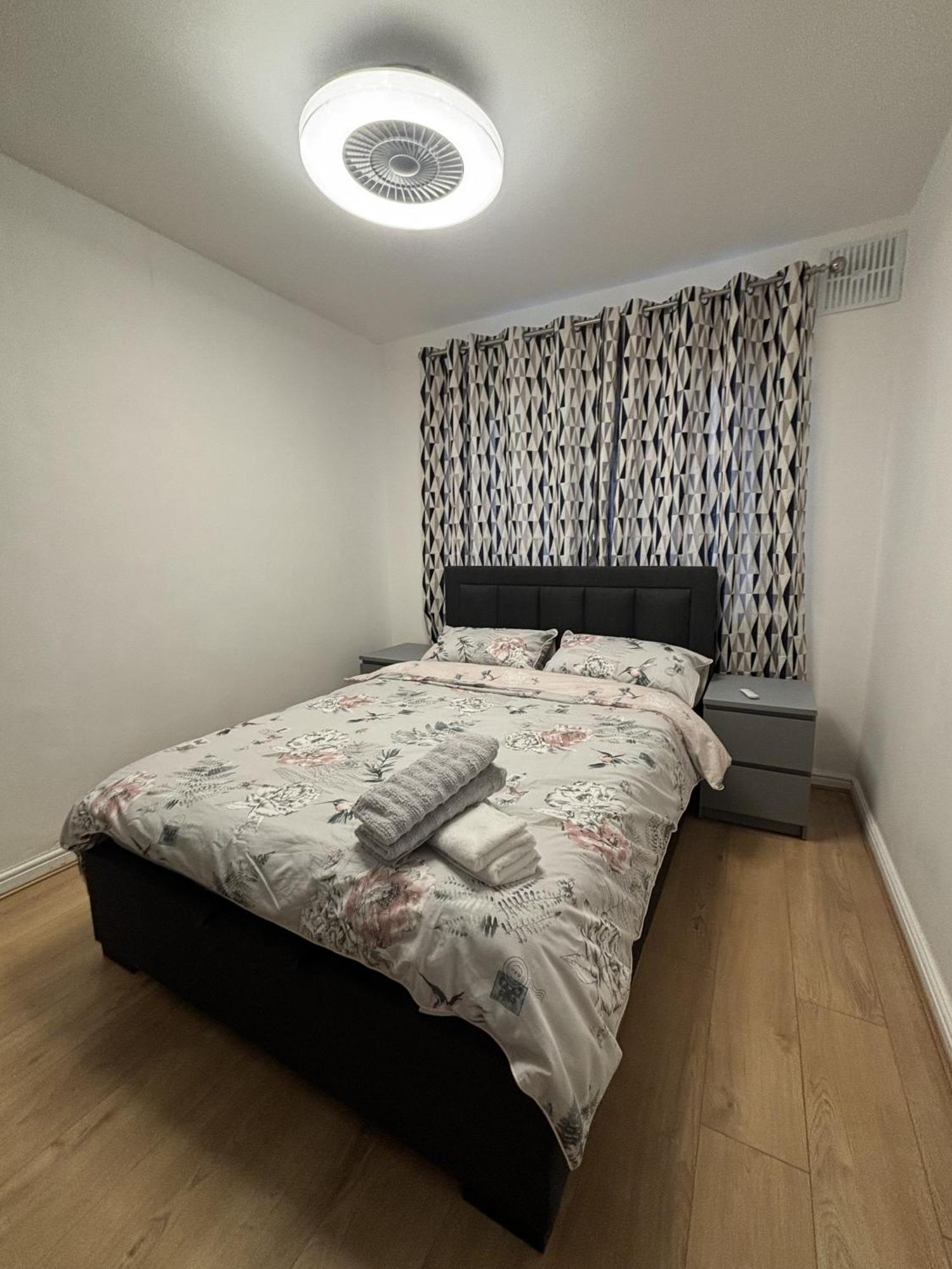 Charming And Cosy London Home, Garden, Parking & Family Fun มิทแชม ภายนอก รูปภาพ