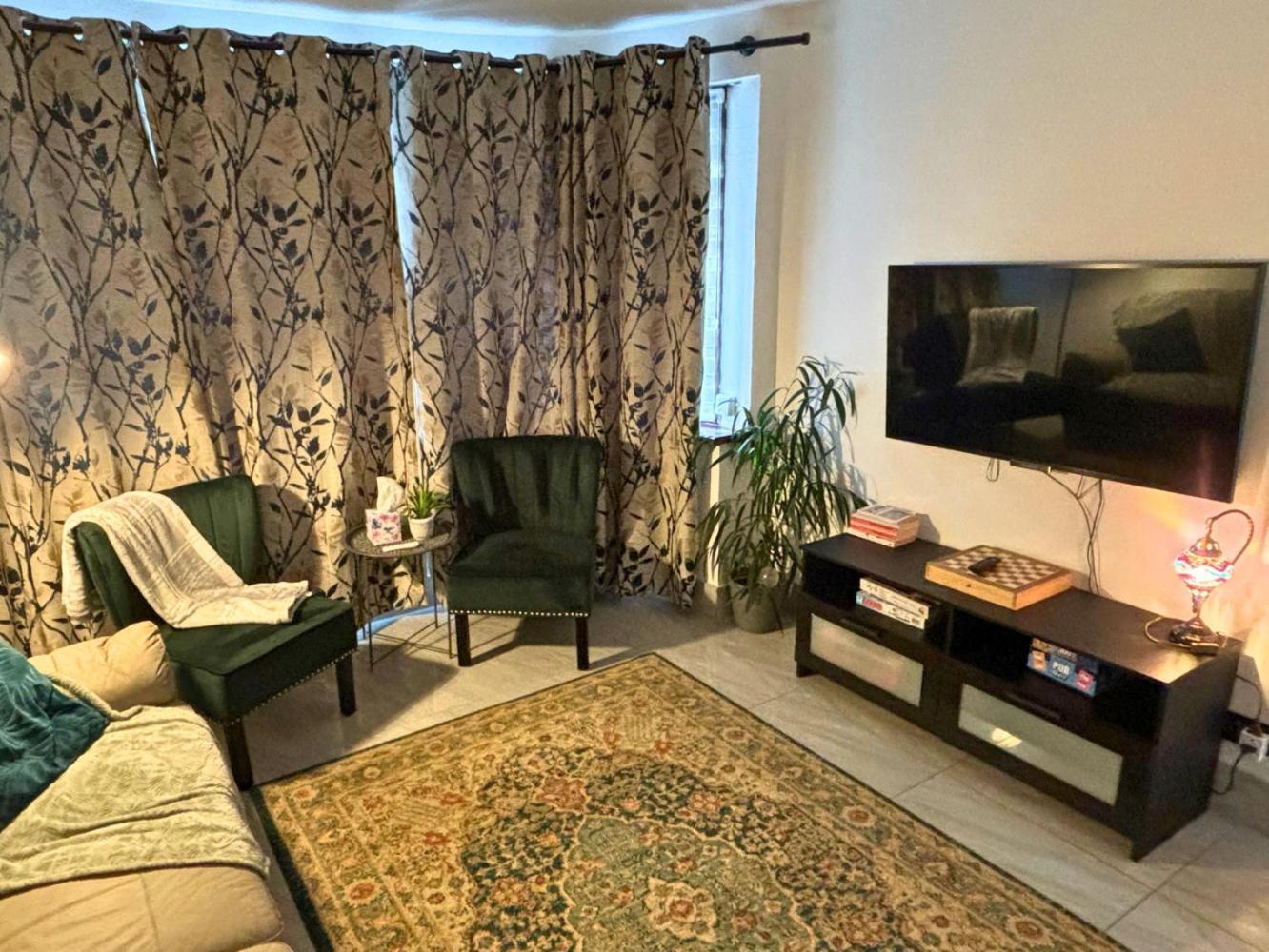 Charming And Cosy London Home, Garden, Parking & Family Fun มิทแชม ภายนอก รูปภาพ