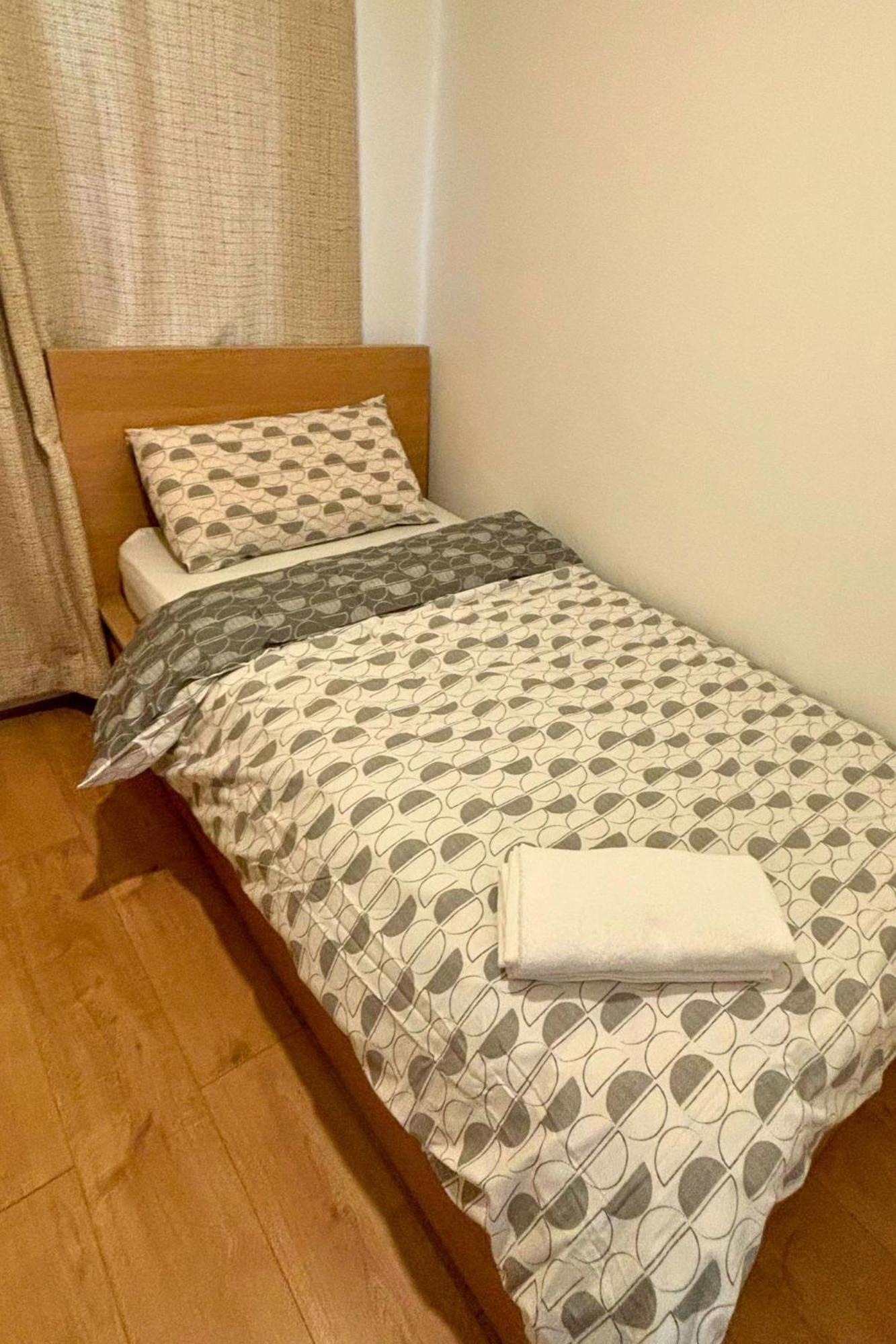 Charming And Cosy London Home, Garden, Parking & Family Fun มิทแชม ภายนอก รูปภาพ